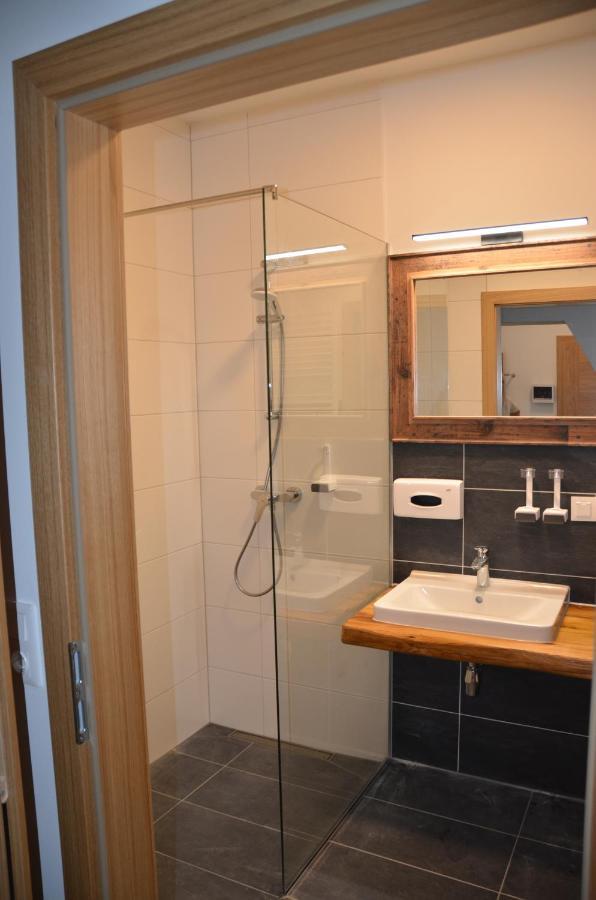 Alpenhotel & Aparthotel Lanz โฮเฮนเทาเอิร์น ภายนอก รูปภาพ