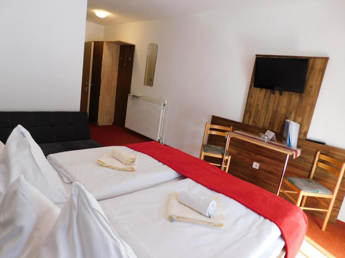 Alpenhotel & Aparthotel Lanz โฮเฮนเทาเอิร์น ภายนอก รูปภาพ