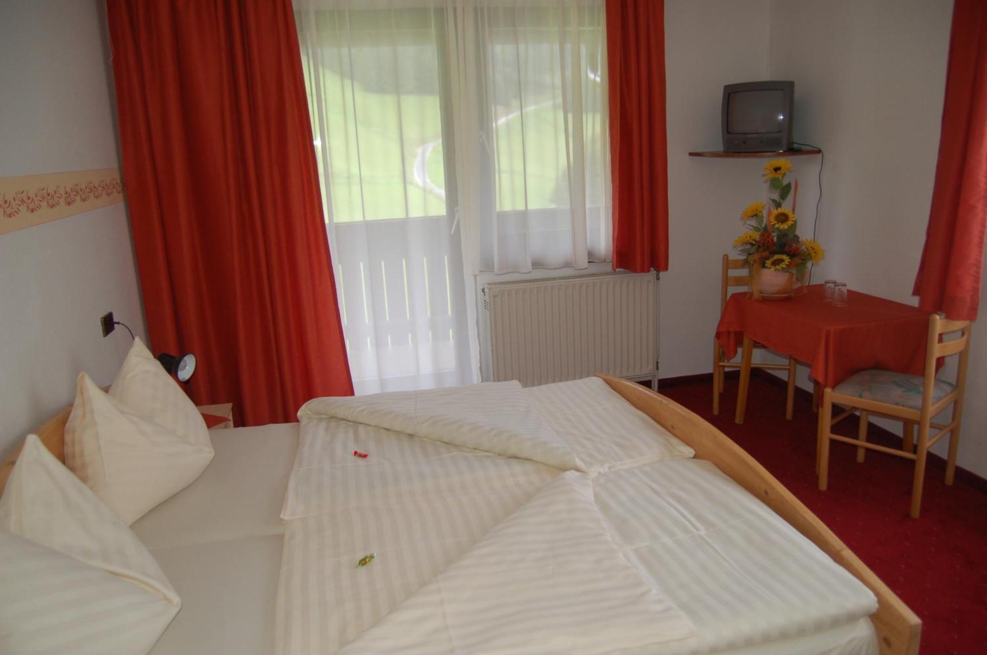 Alpenhotel & Aparthotel Lanz โฮเฮนเทาเอิร์น ห้อง รูปภาพ
